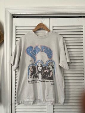Pull&Bear White Pink Floyd Logo Tee